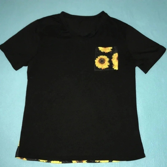 Sunflower print top with chest pocket short sleeve NEW size L 🌻Host Pick🌻 - Picture 3 of 9